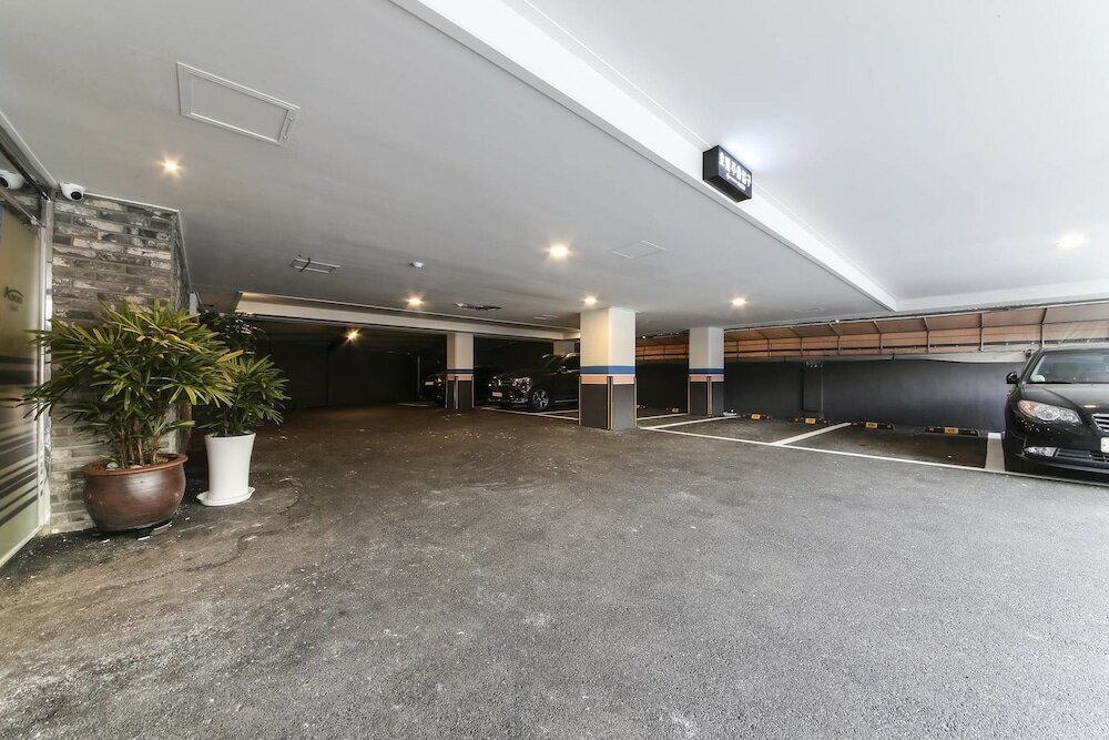 Фото Gupo Station Almond Hotel