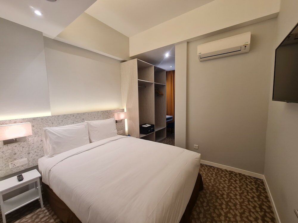 Фото Holiday Inn Express & Suites Johor Bahru