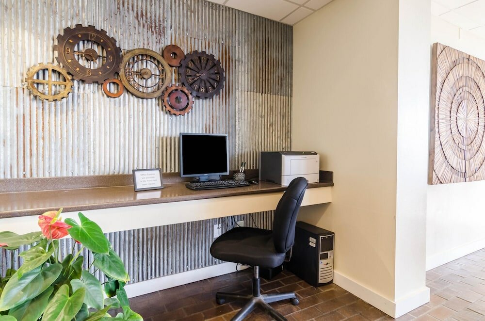 Фото Quality Inn & Suites