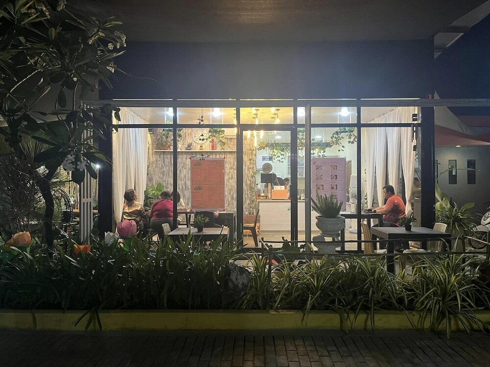 Фото Manora Apartments and Guest House