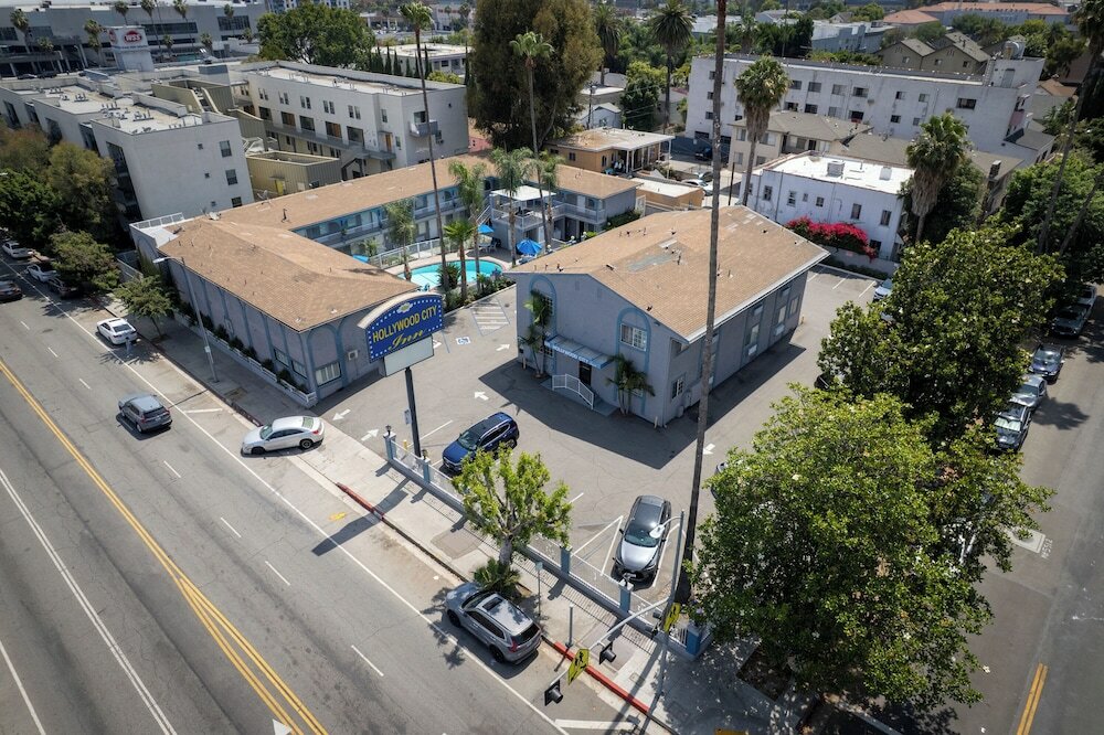 Фото Hollywood City Inn