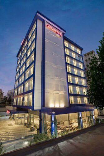 Внешний вид отеля Hampton by Hilton Istanbul Atakoy в Бакыркёйе, фото 1