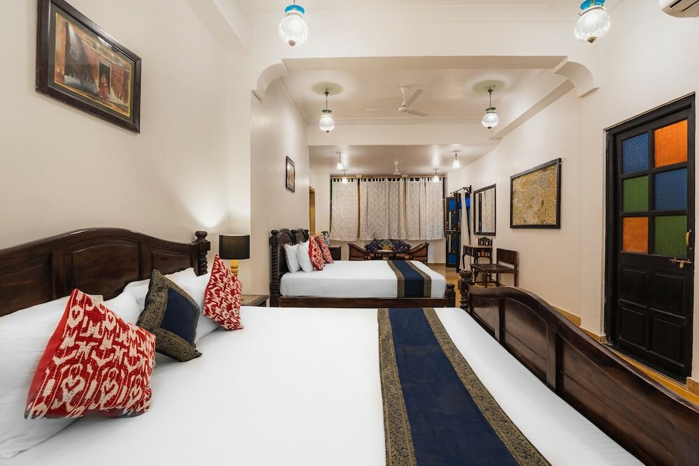 Фото The Golden House