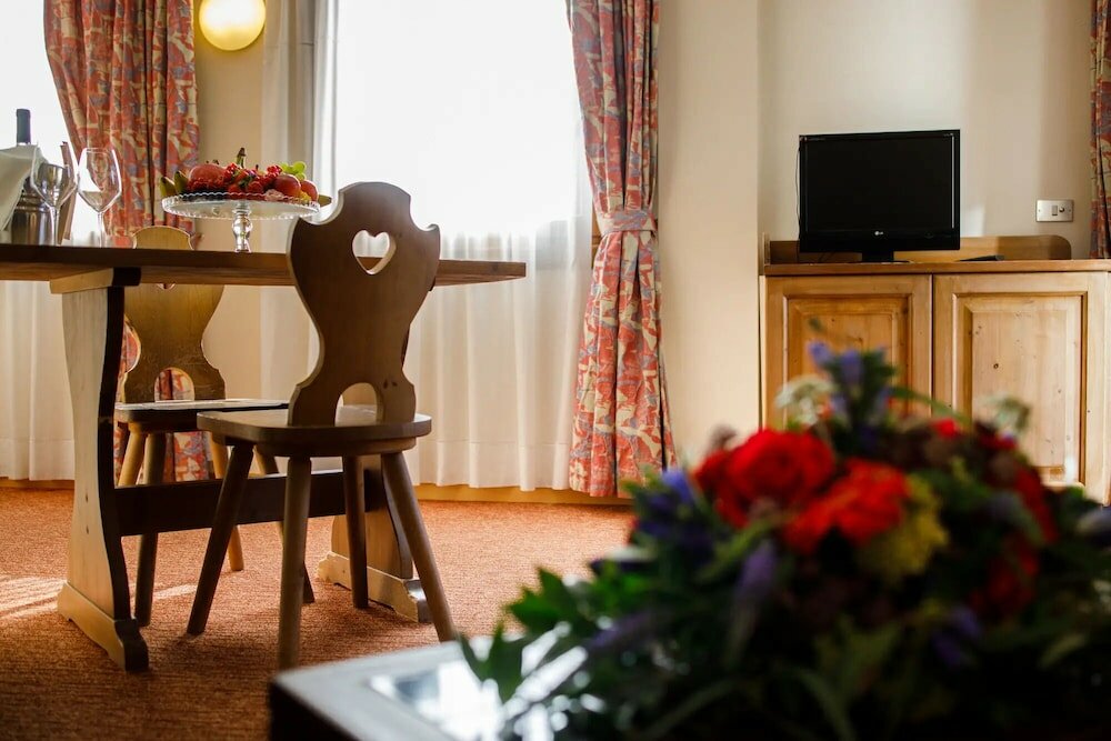 Фото Hotel Alaska Cortina