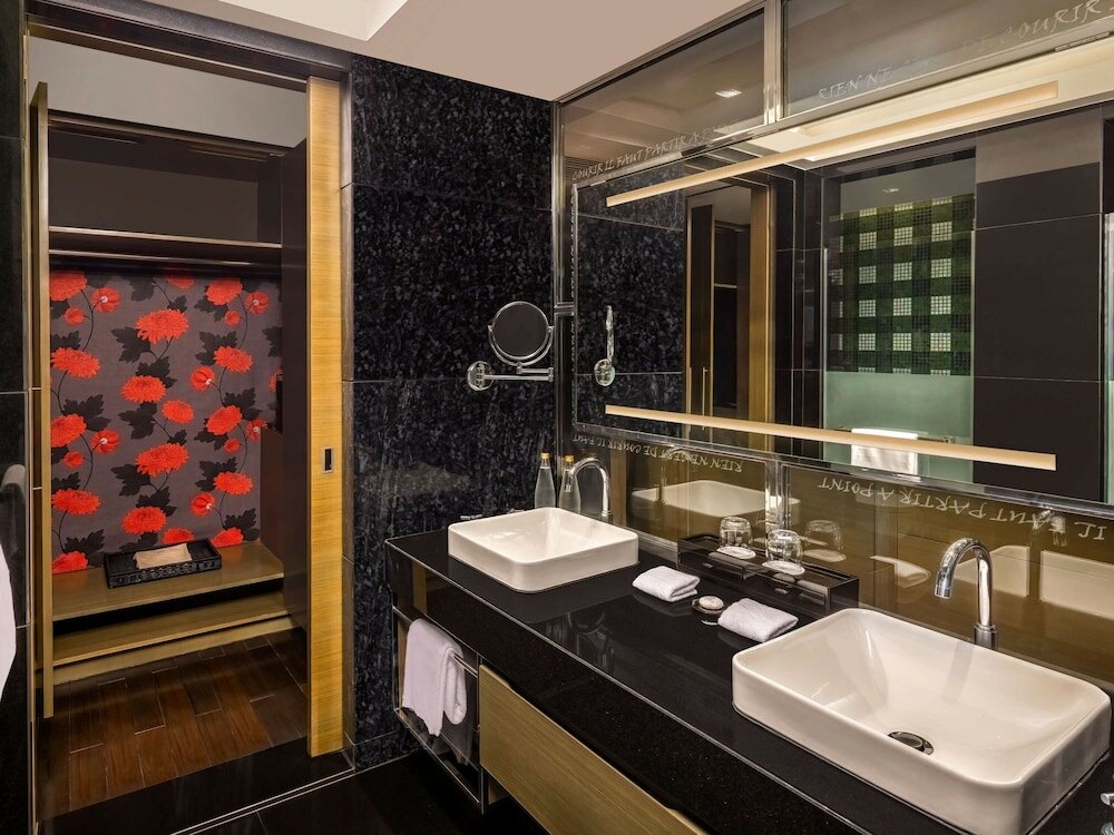 Фото Sofitel Saigon Plaza