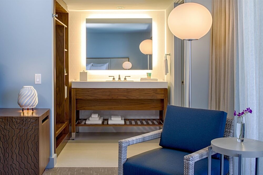 Фото Hyatt Regency Waikiki Beach Resort & SPA