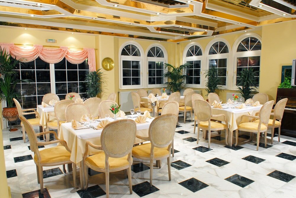 Фото Hotel Strass