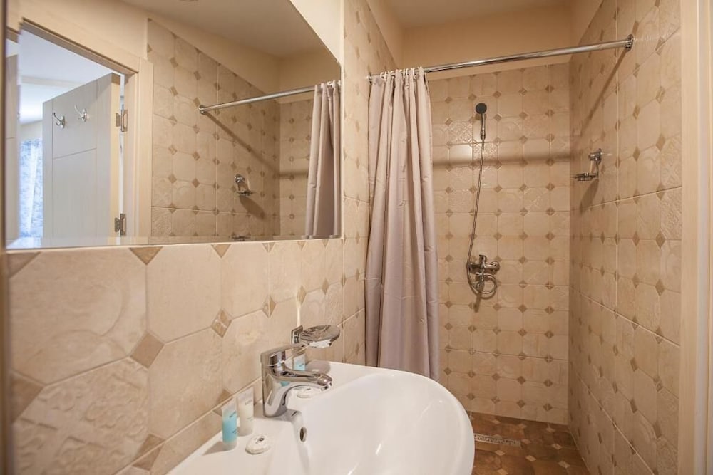 Фото Отель Караван