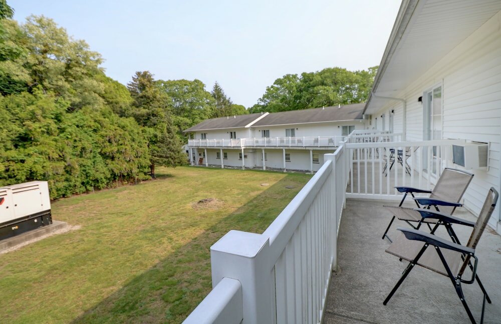 Фото Hamilton Village Inn