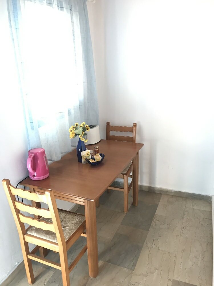 Фото Sunflower Apartments