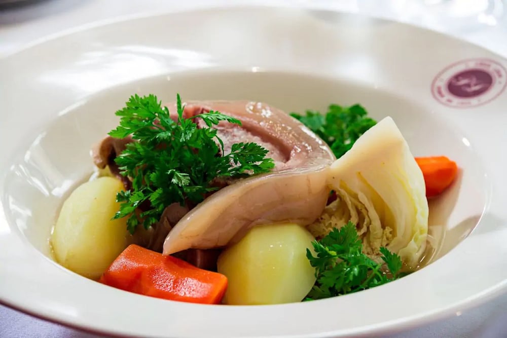 Фото Le Pere Leon Hotel