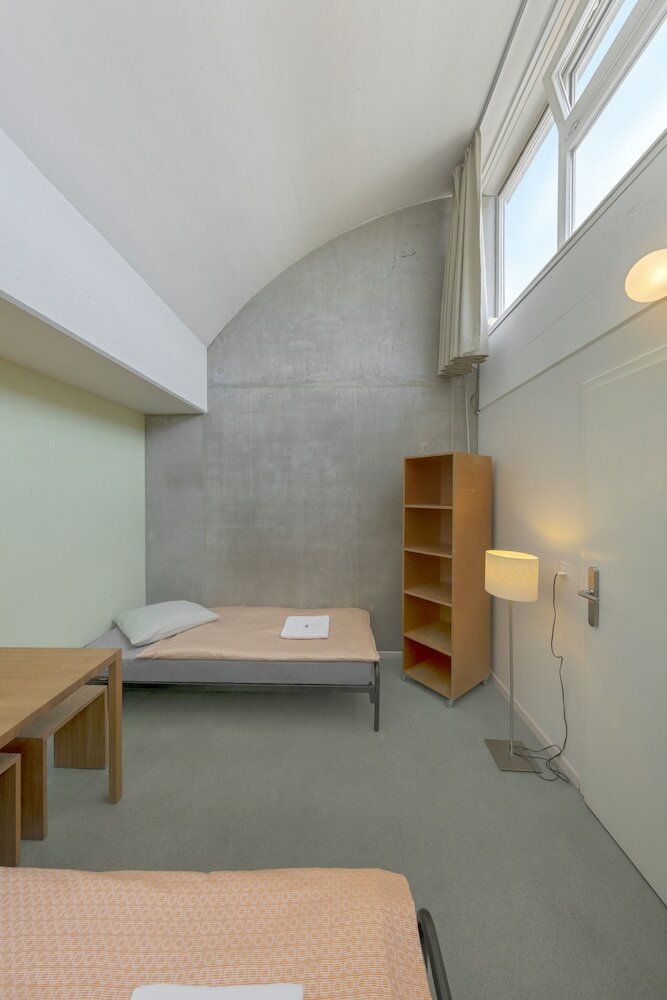 Фото Lausanne Youth Hostel Jeunotel