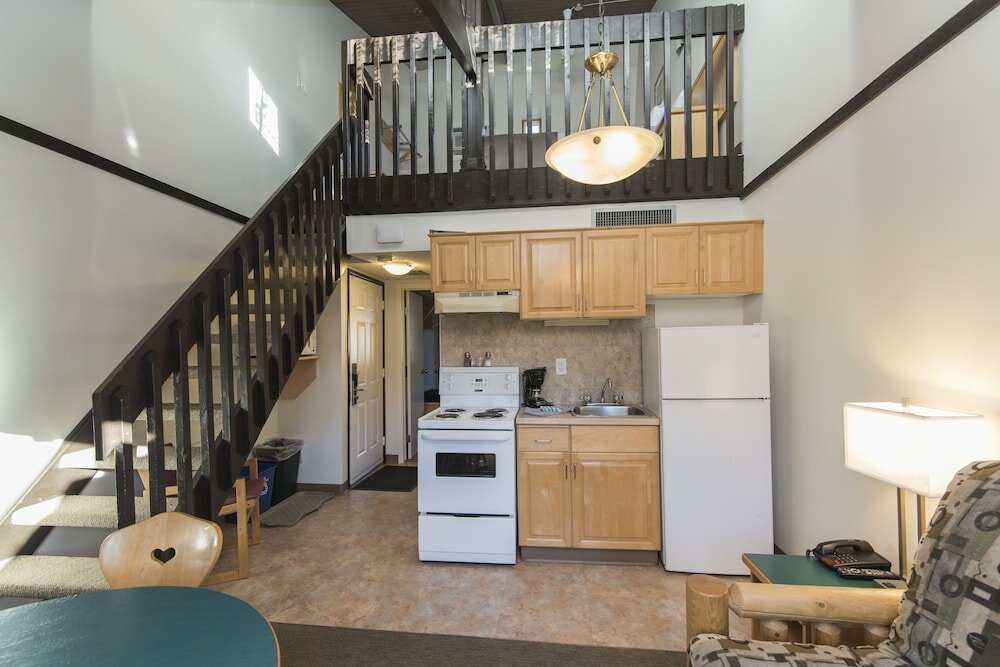 Фото Rocky Mountain Ski Lodge