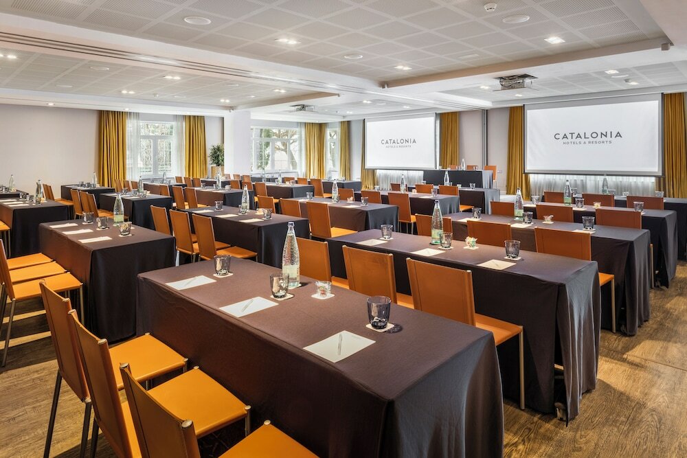 Фото Catalonia Reina Victoria