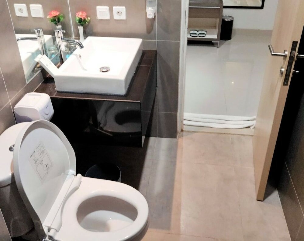 Фото Emerald Hotel