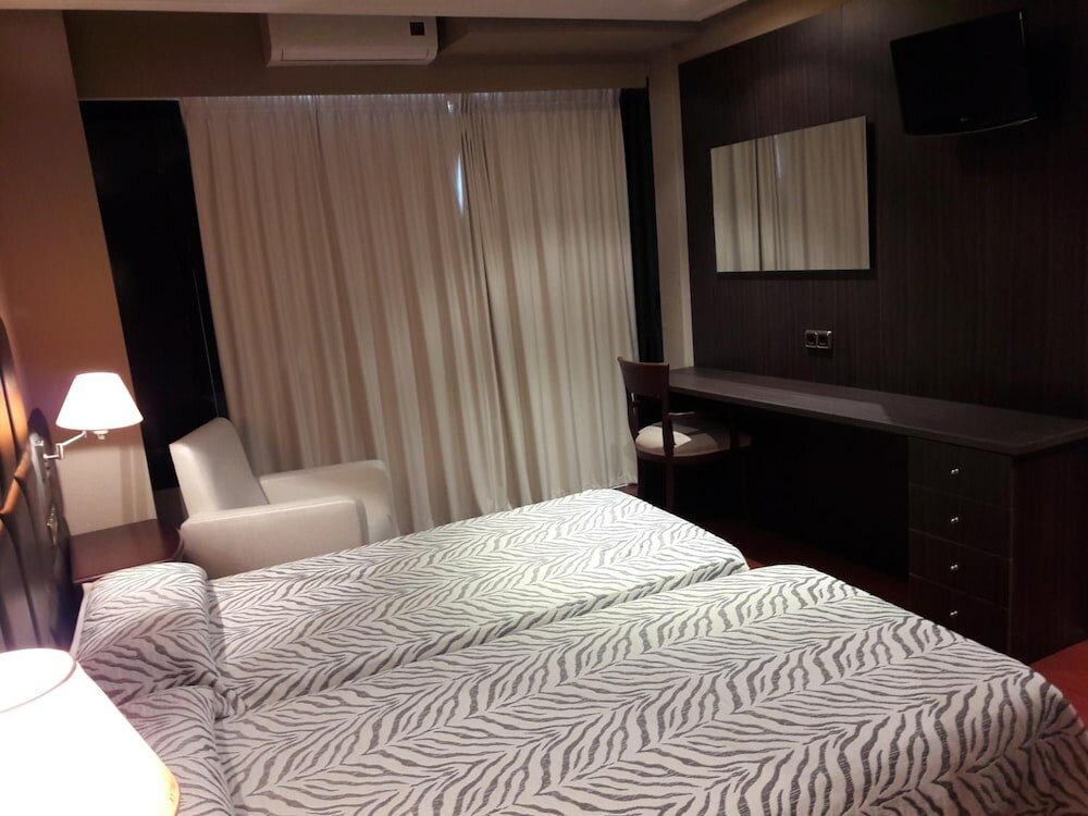 Фото Hotel Benetússer