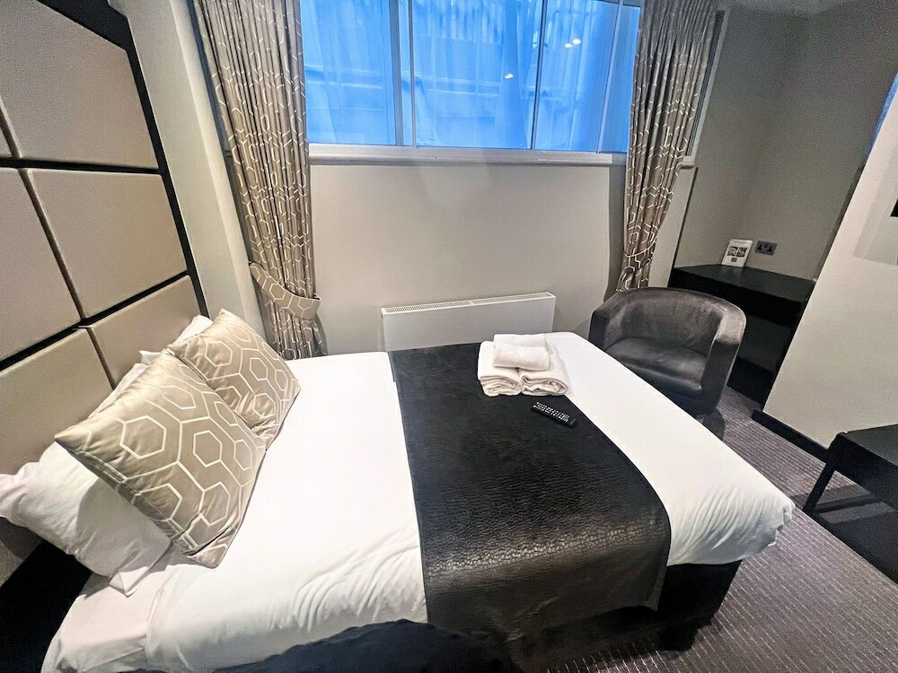 Фото Great St Helen Hotel