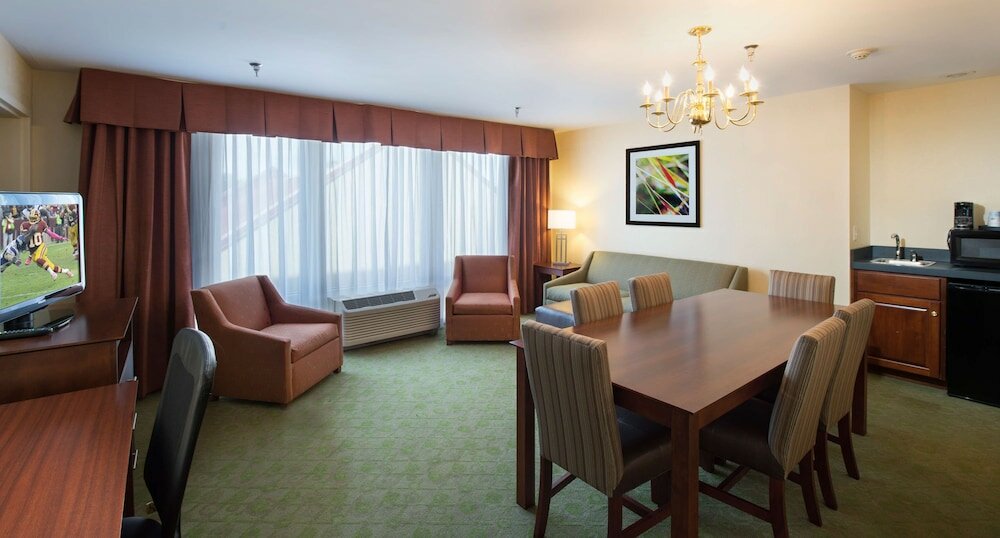 Фото Hampton Inn Cornelia