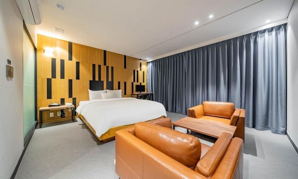 Фото F Hotel Yeongdeungpo