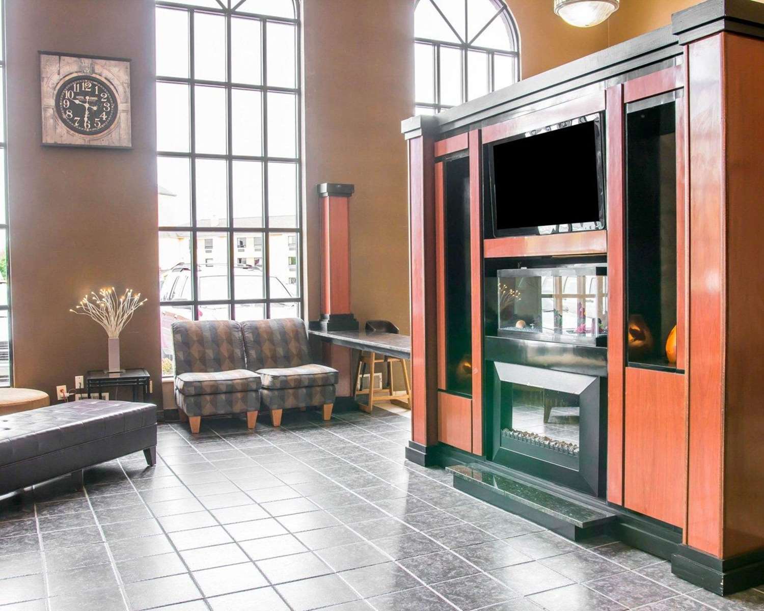 Фото Baymont by Wyndham Flint Airport North