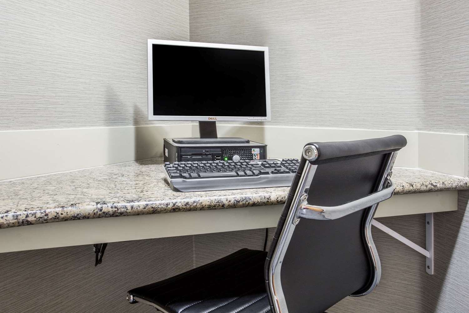 Фото Hawthorn Suites by Wyndham Livermore Wine Country