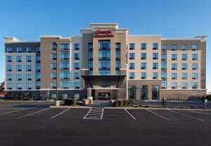 Гостиница Hampton Inn & Suites Newport/Cincinnati
