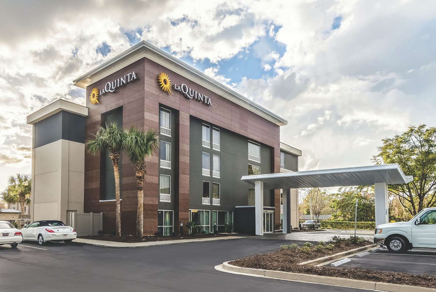 Фото La Quinta Inn & Suites by Wyndham Myrtle Beach - N Kings Hwy
