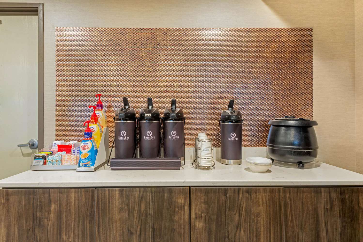 Фото La Quinta Inn & Suites by Wyndham Jamestown