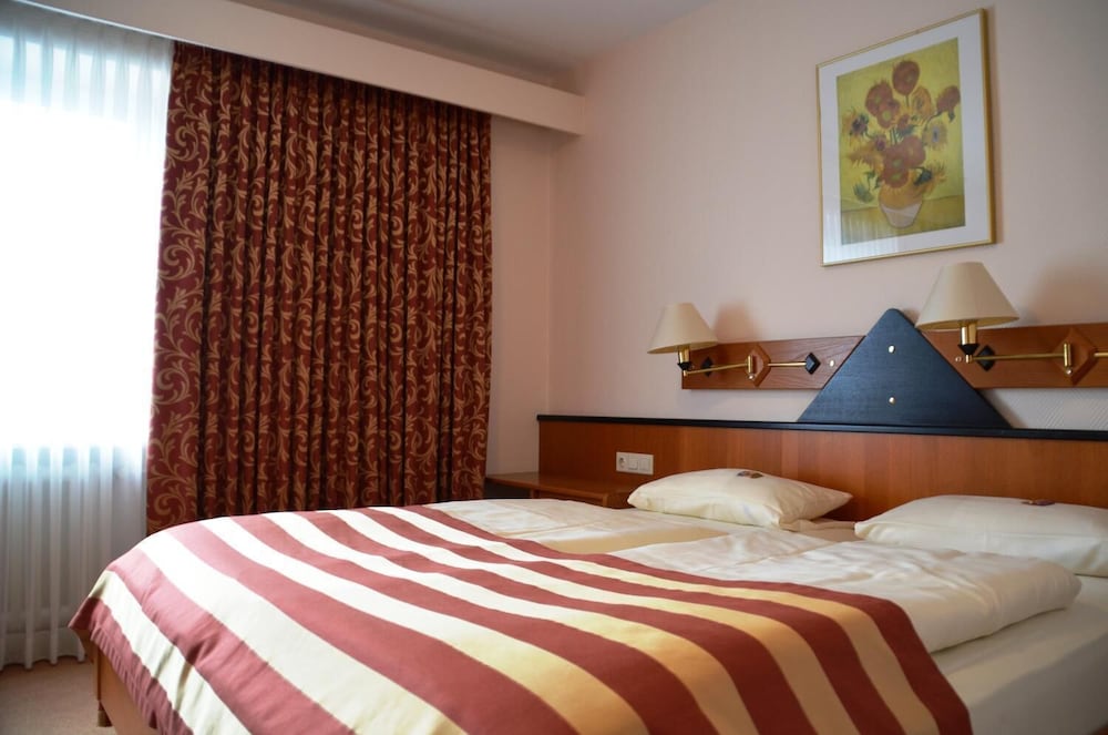 Фото Hotel Exquisit