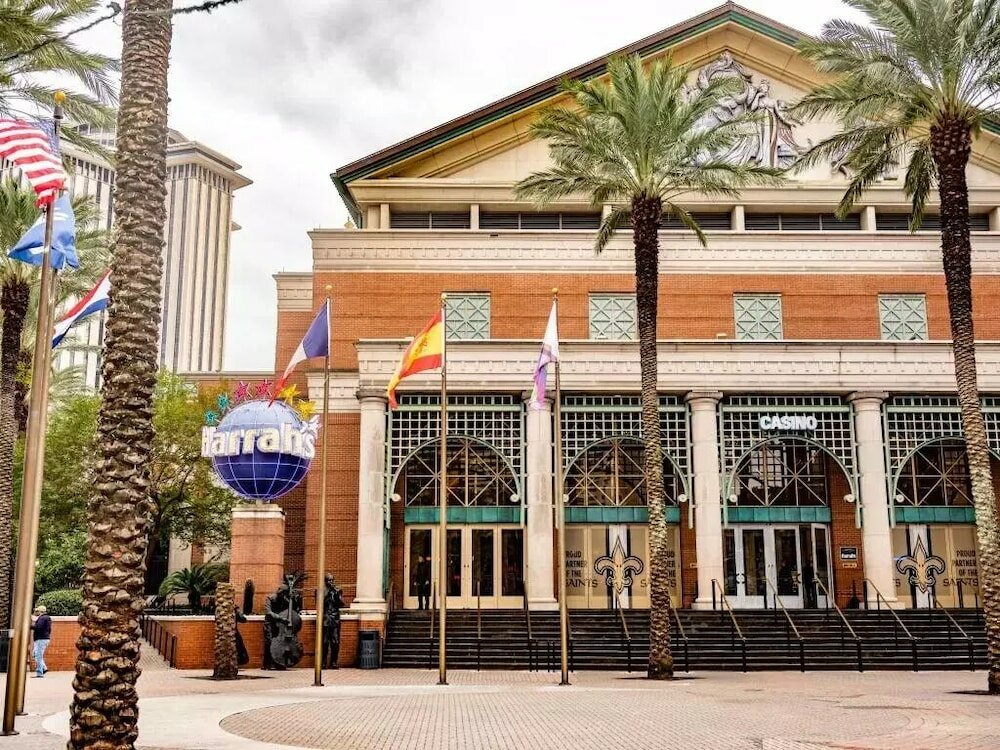 Фото Plaza Suites Downtown New Orleans