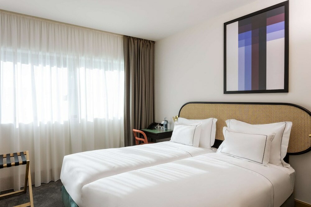 Фото Arts Hotel Porto, Tapestry Collection by Hilton