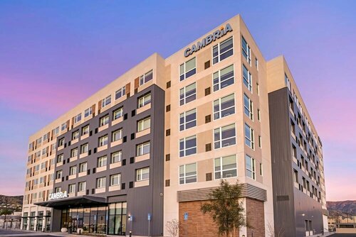 Гостиница Cambria Hotel Burbank Airport в Бербанке