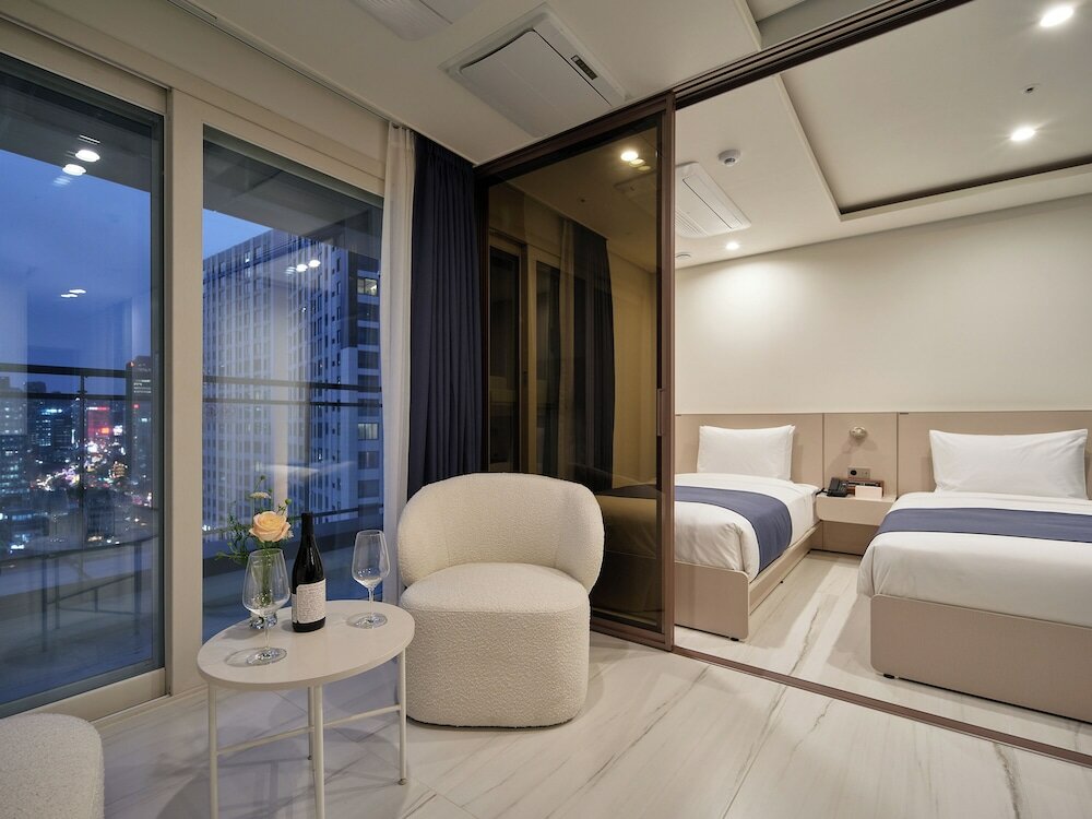 Фото Hotel The Botanik Sewoon Myeongdong