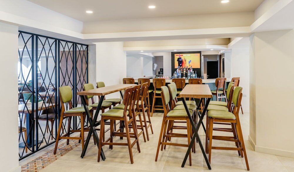 Фото Olivia Palm Hotel