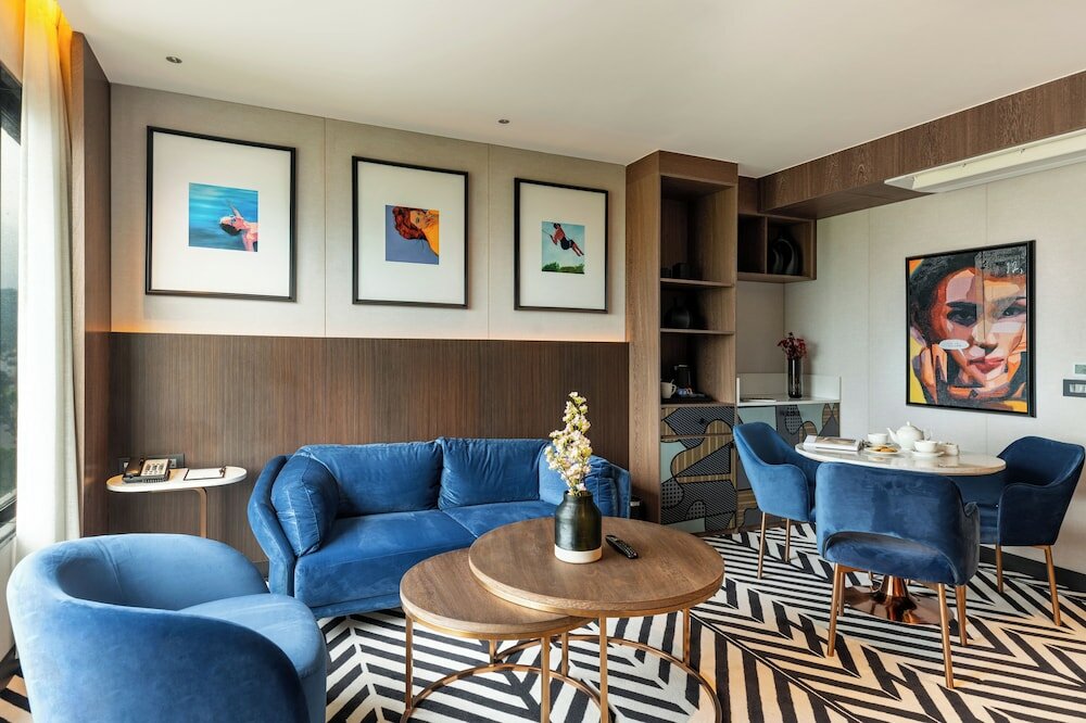 Фото Parallel Hotel