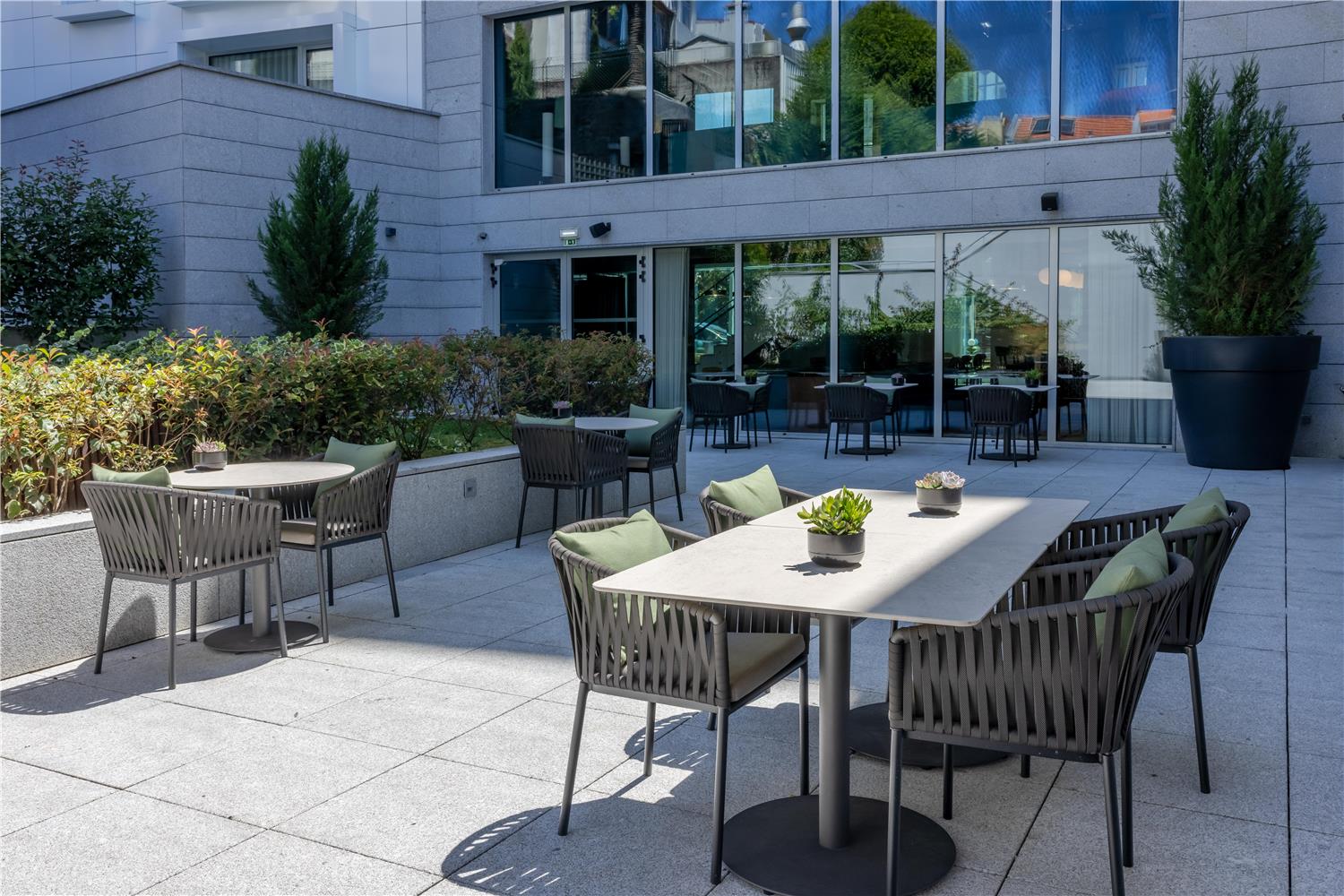 Фото Cenica Porto Hotel, Curio Collection by Hilton