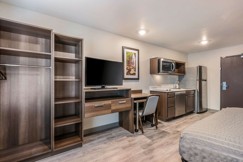 Фото WoodSpring Suites Linden