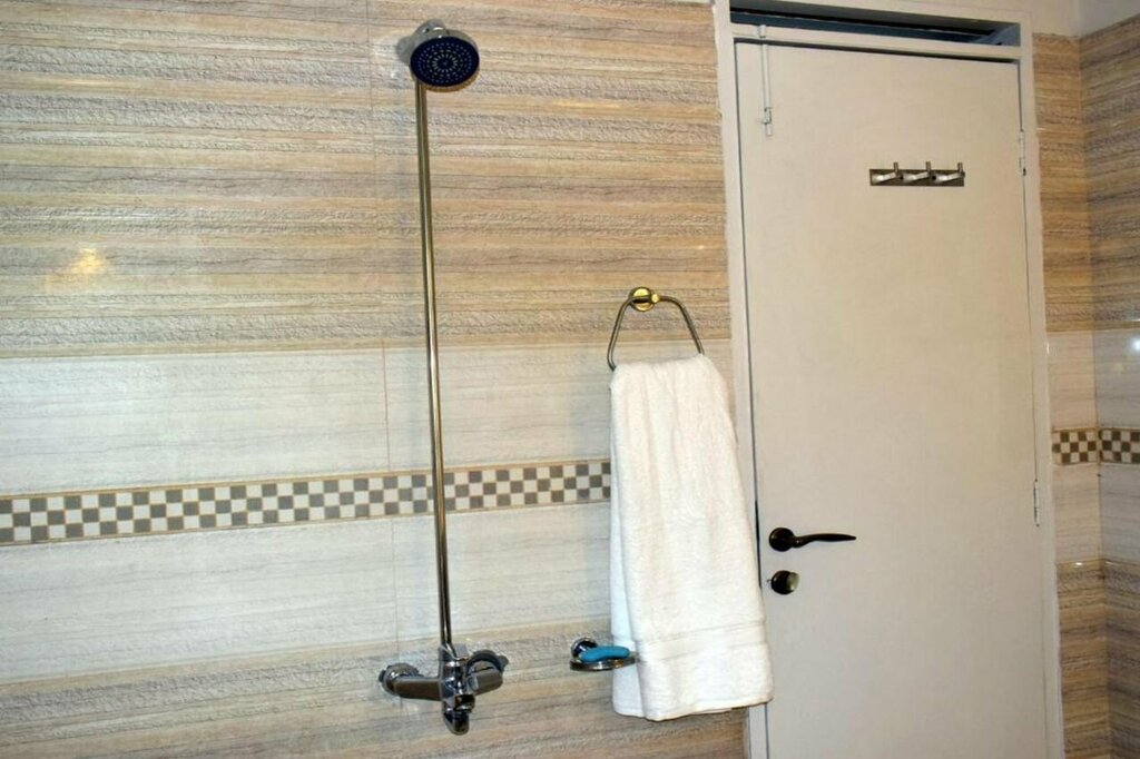 Hotel Chk-inn by ChenOne - Gulberg, Lahore, photo