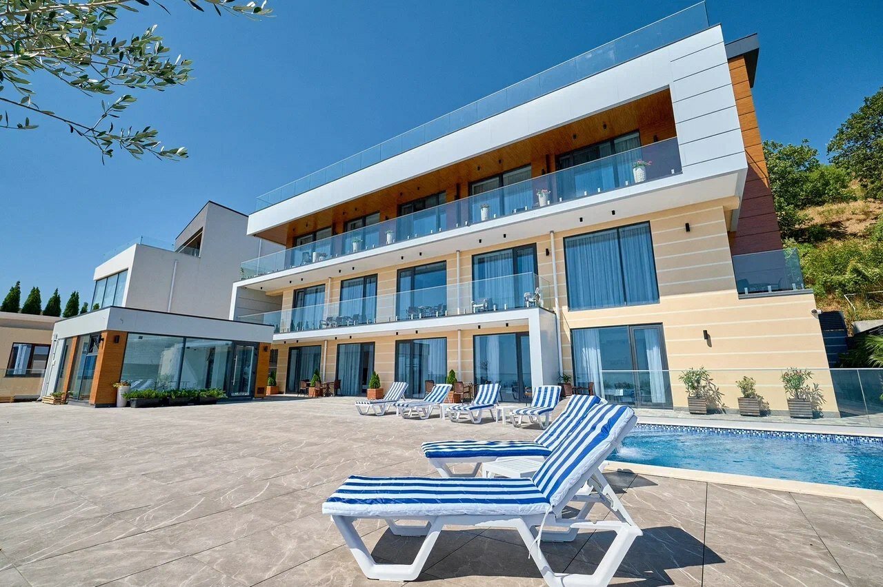 Фото отеля 2