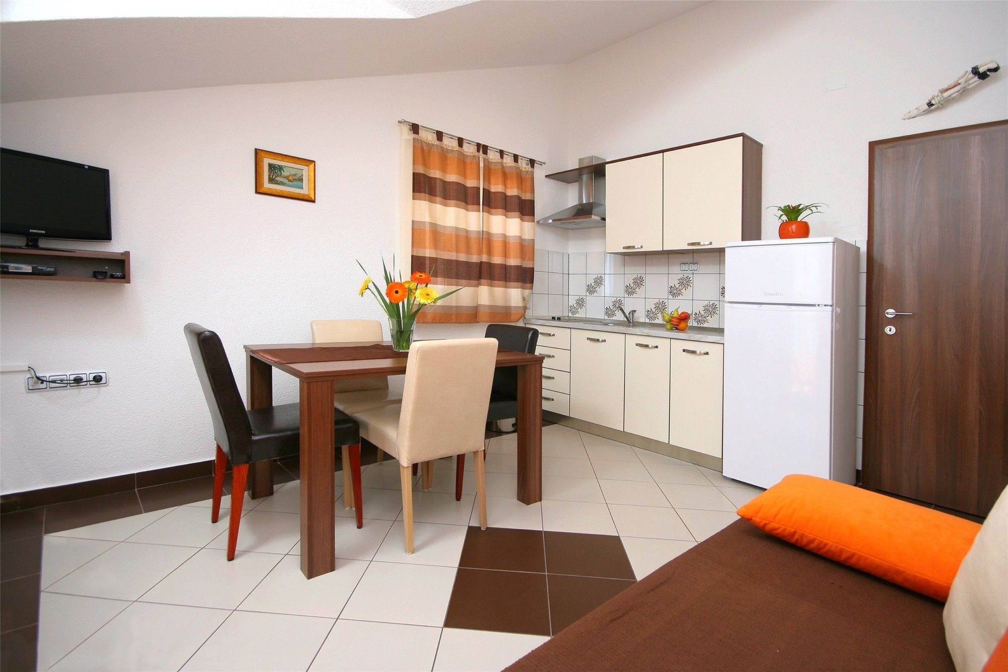 Фото Kaja - right next to the beach