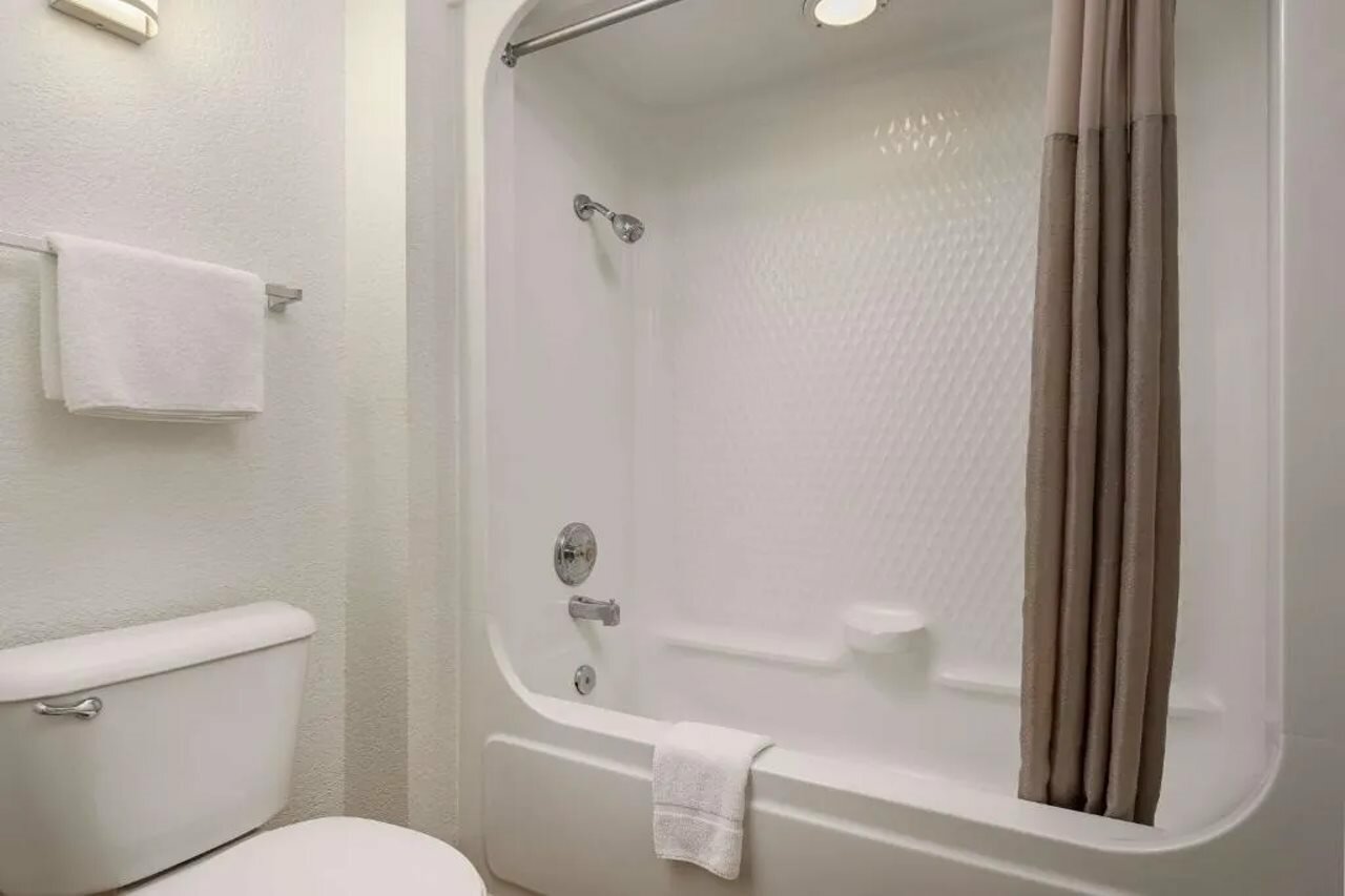 Фото Motel 6 Buena Park, Ca - Knotts Berry Farm - Disneyland