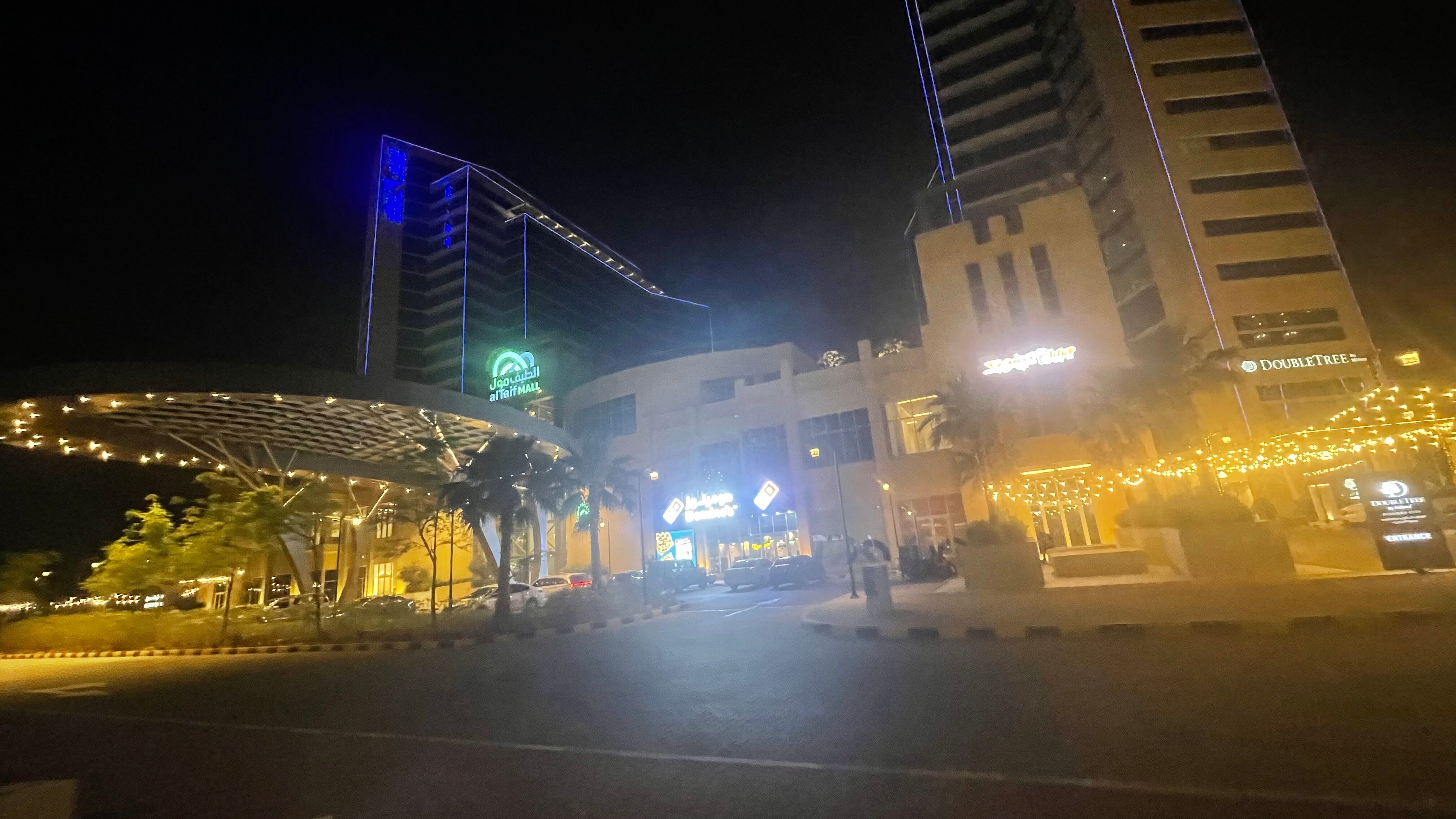 Фото DoubleTree by Hilton Fujairah City