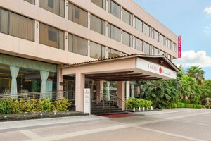 Гостиница Ramada Plaza by Wyndham Karachi Airport Hotel