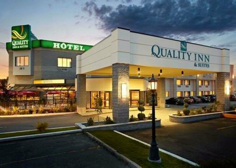 Гостиница Quality Inn & Suites Brossard