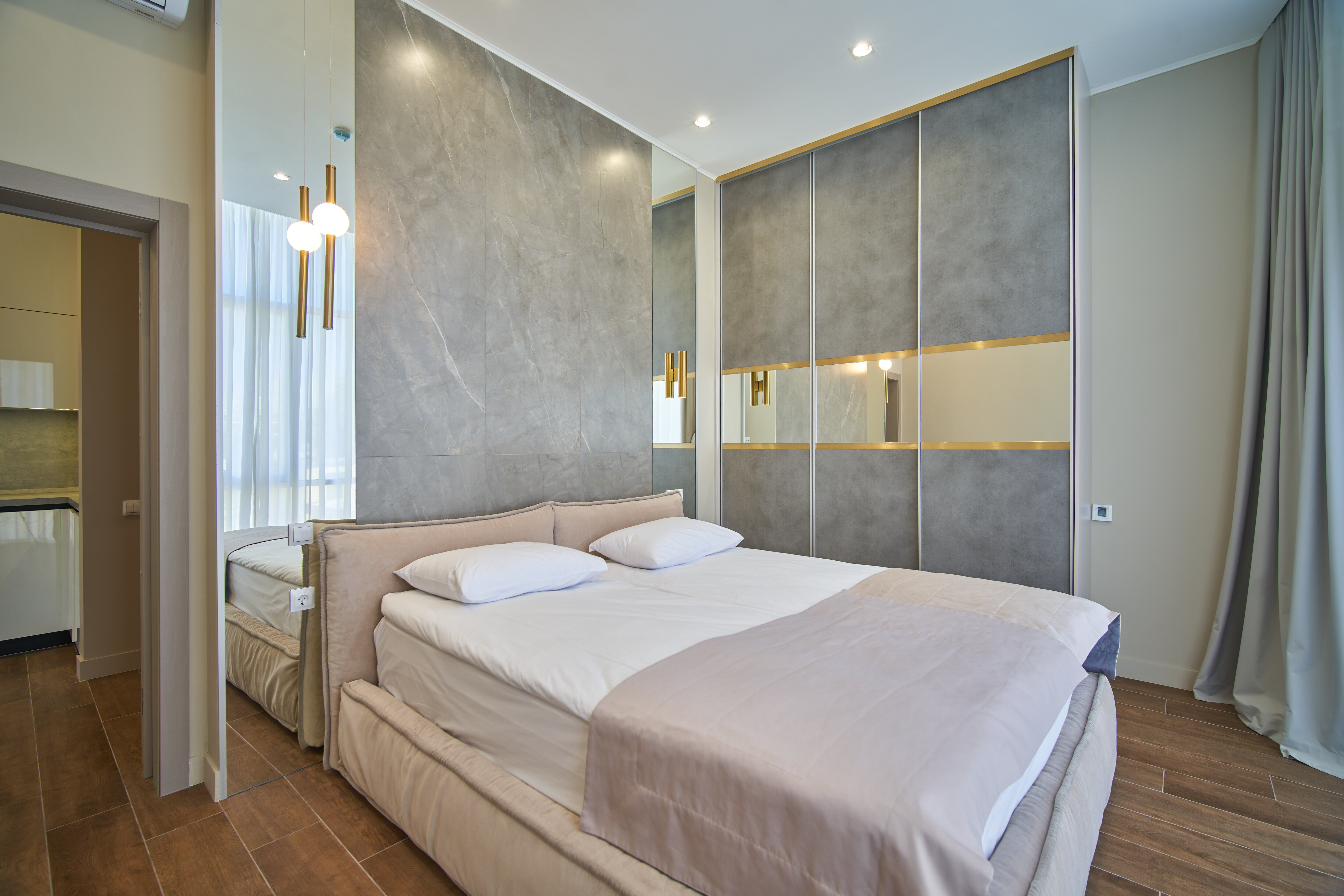 Фото South Mirror Residence