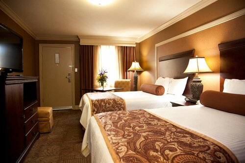 Гостиница Best Western Plus French Quarter Courtyard Hotel