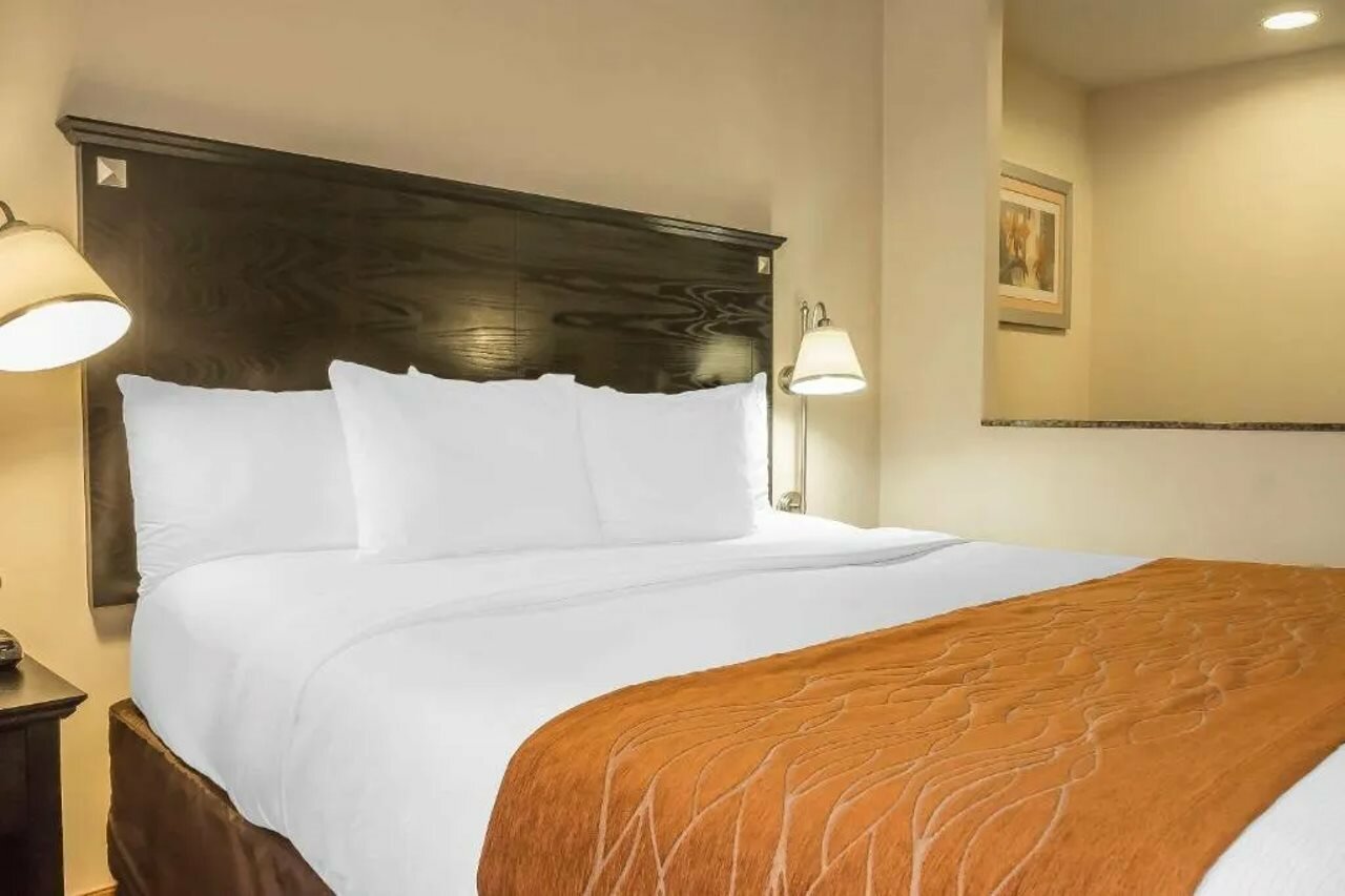 Фото Comfort Inn & Suites LaGuardia Airport