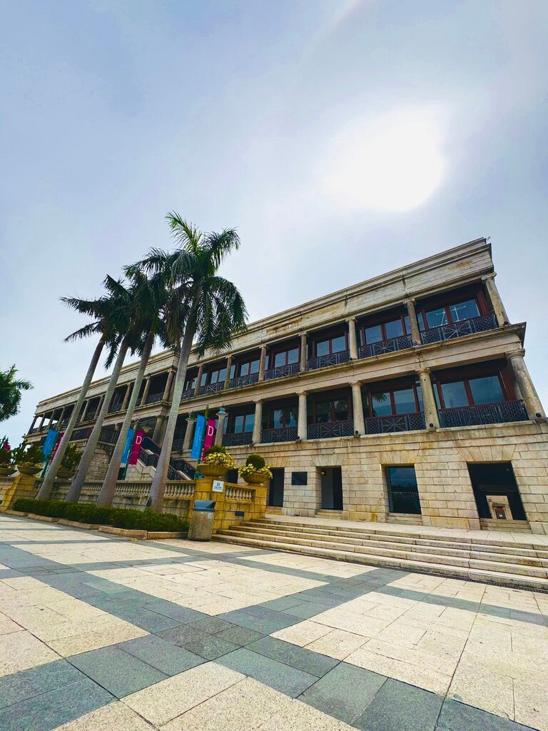 Shopping mall Murray House, Hong Kong, photo