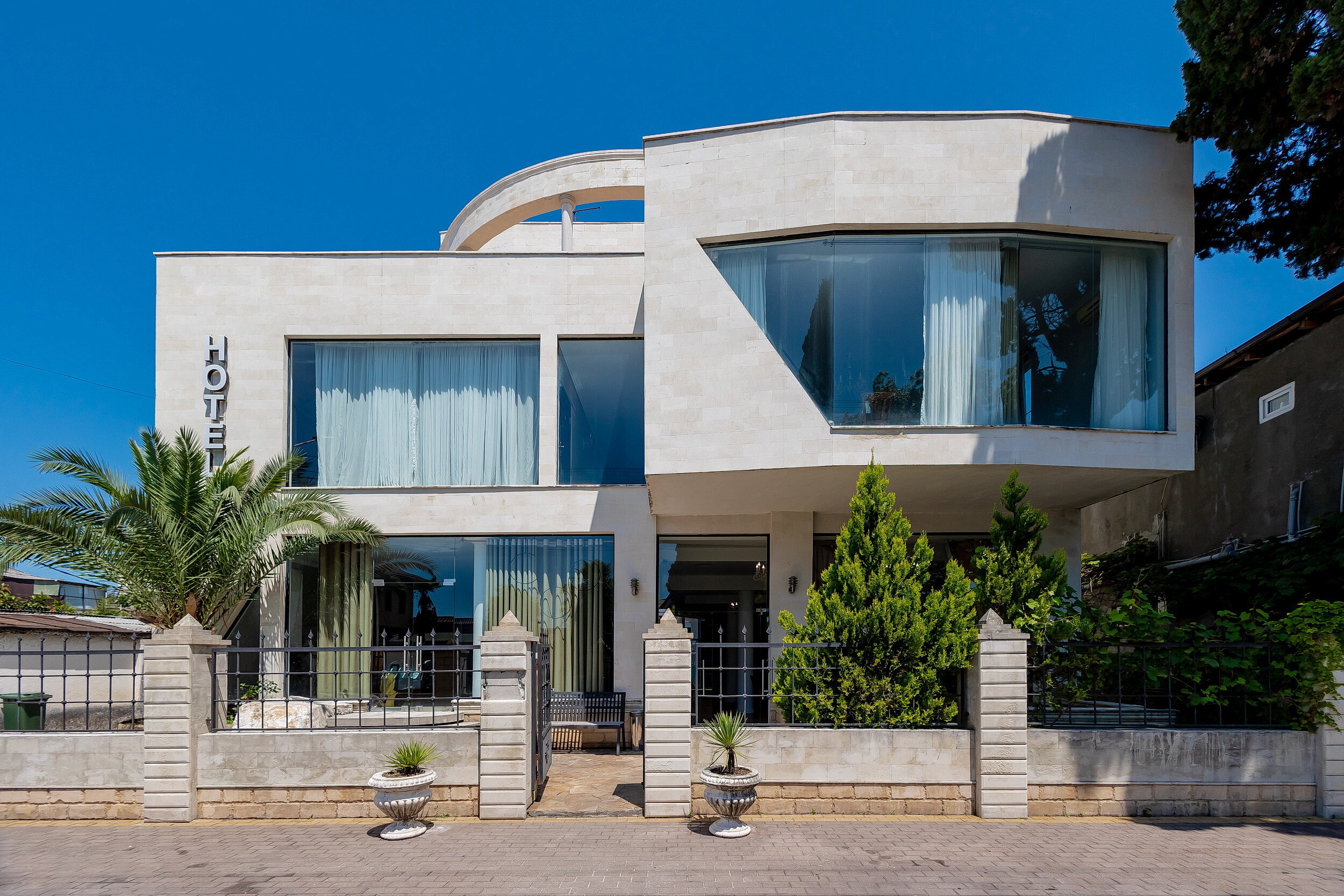 Фото отеля 2