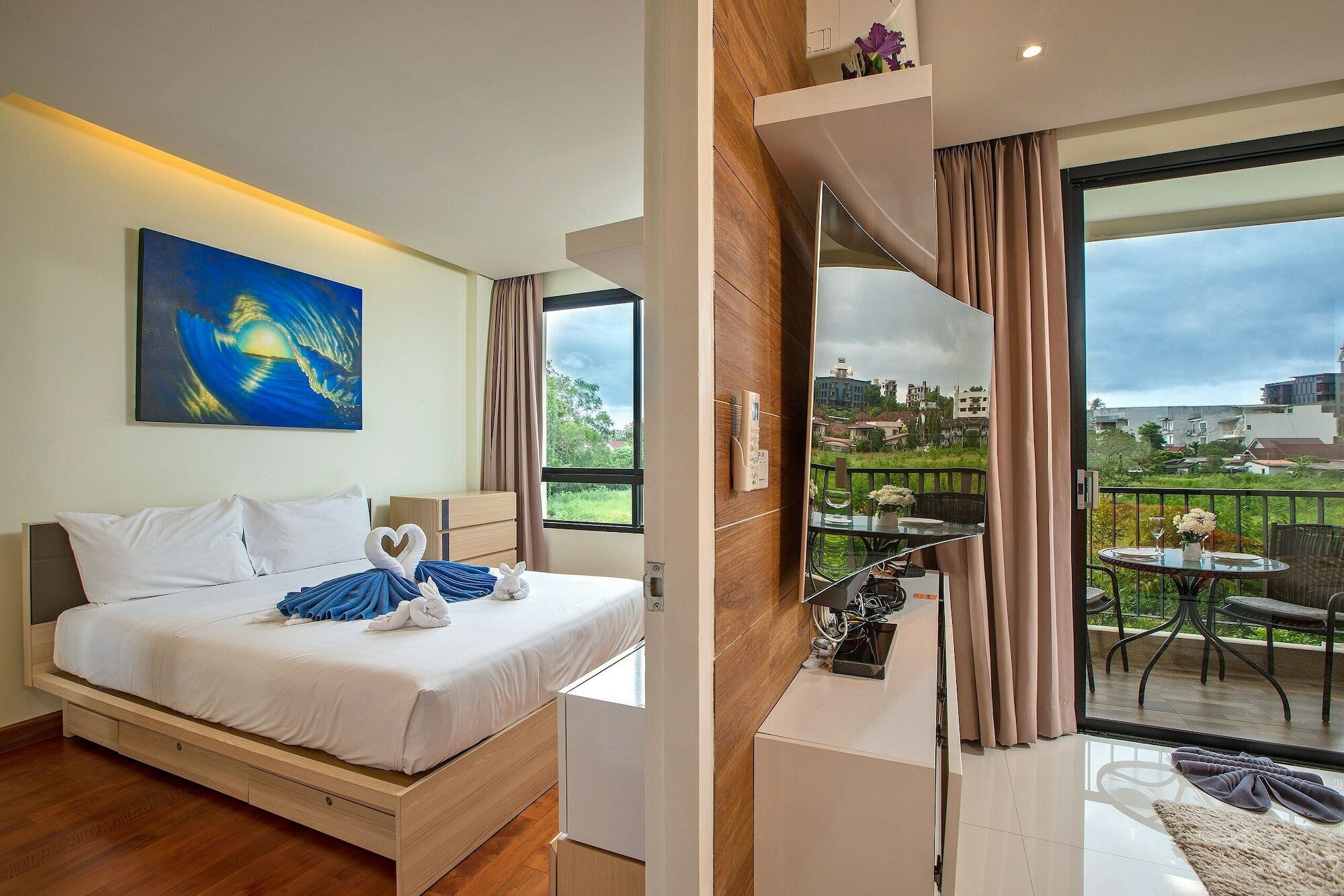 Фото The Lago Apartments by Tropiclook